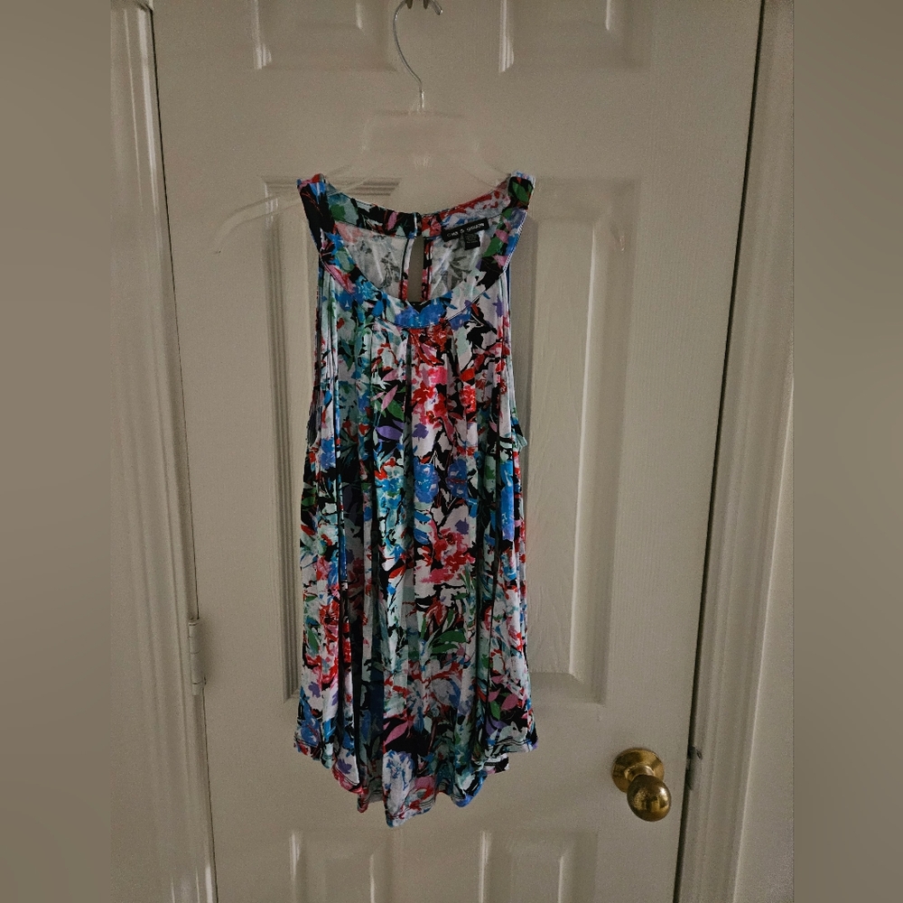 Cable & Guage Flowery Blouse